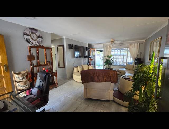 2 BEDROOM SECTIONAL TITLE FOR SALE IN ALBERTSDAL